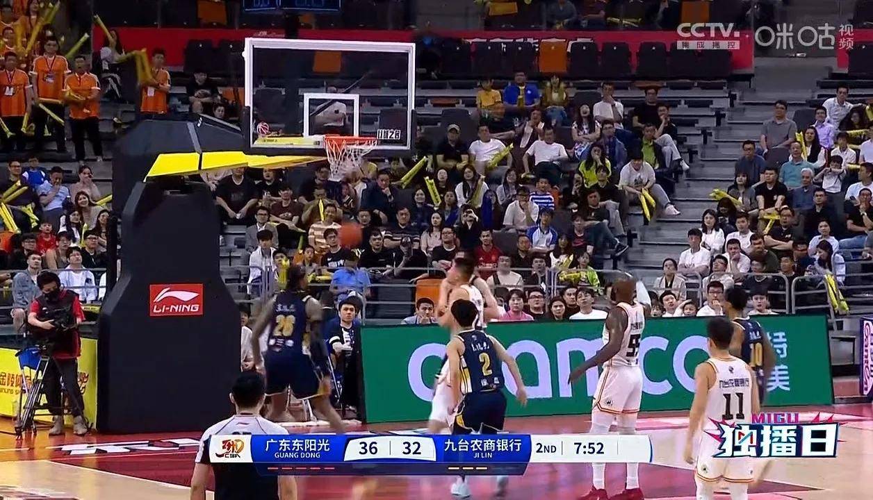 主场击败对手，保持领先位置 主场作战是球队表现的重要优势因素 