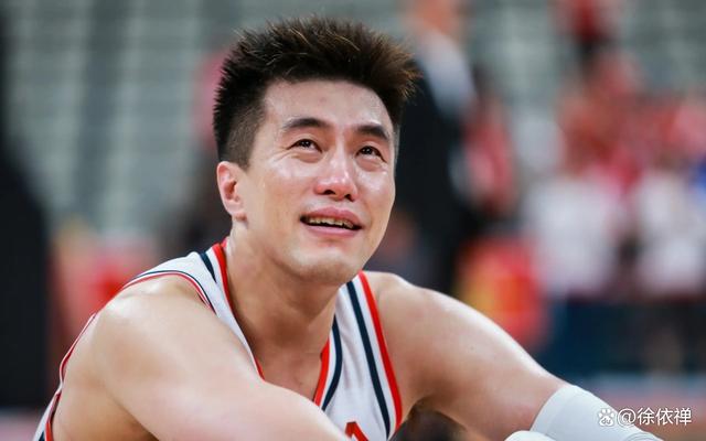 篮球明星纷纷公开伤势，球迷争议不断的简单介绍