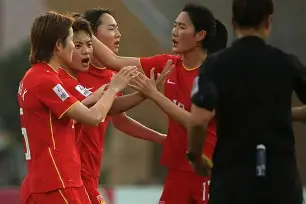 情深意切：女足锦标决战点燃热血 