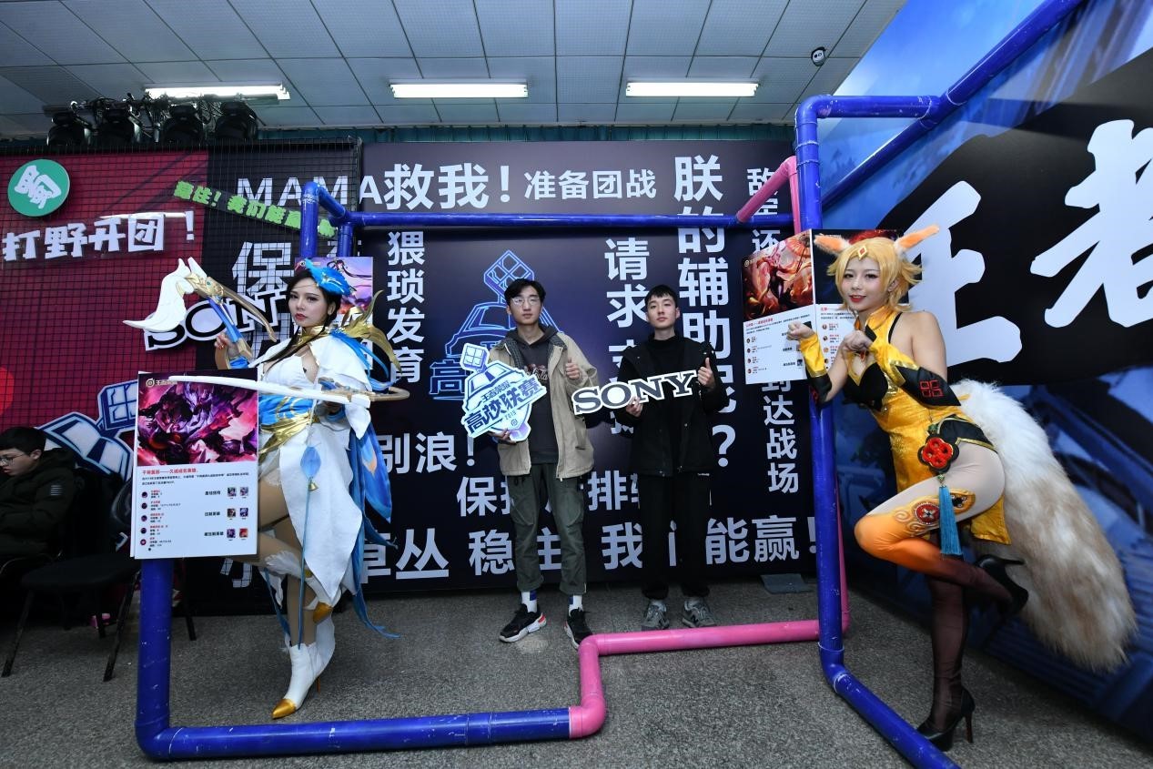 包含美洲联赛总决赛落幕投篮王者登年度殊荣的词条