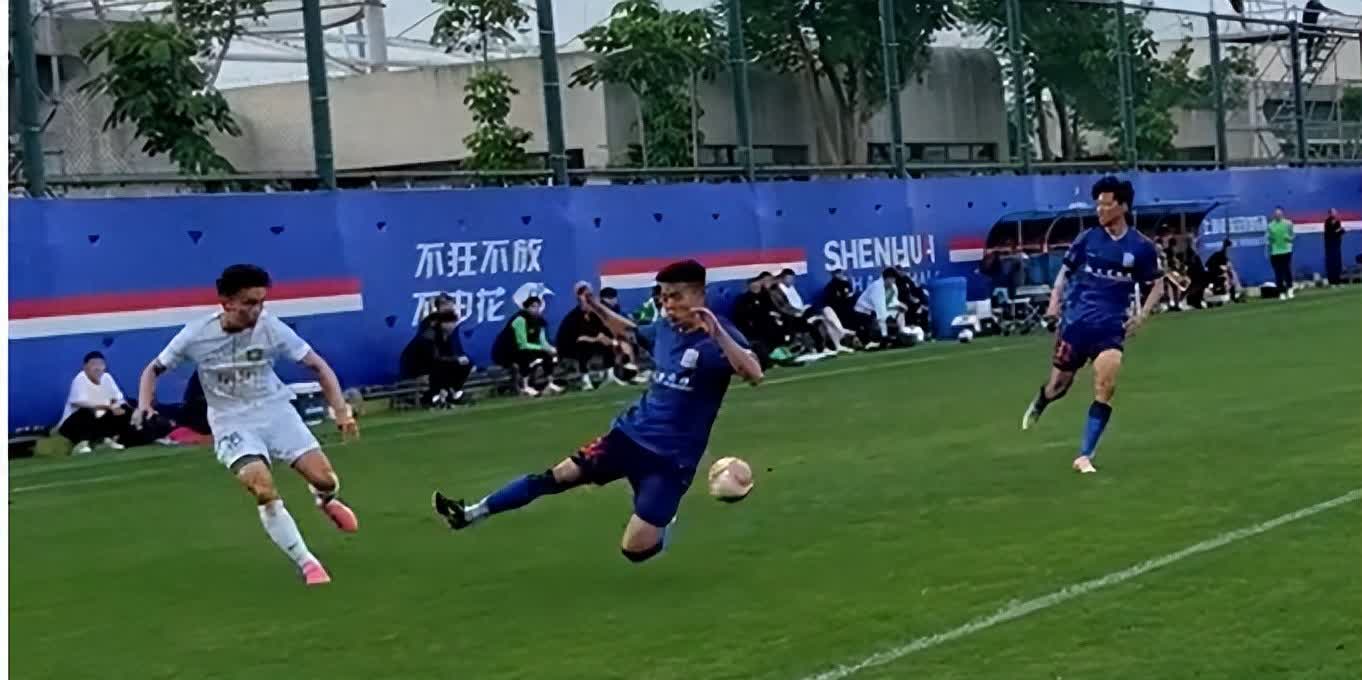 包含上海申鑫主场爆冷，战胜北京人和的词条