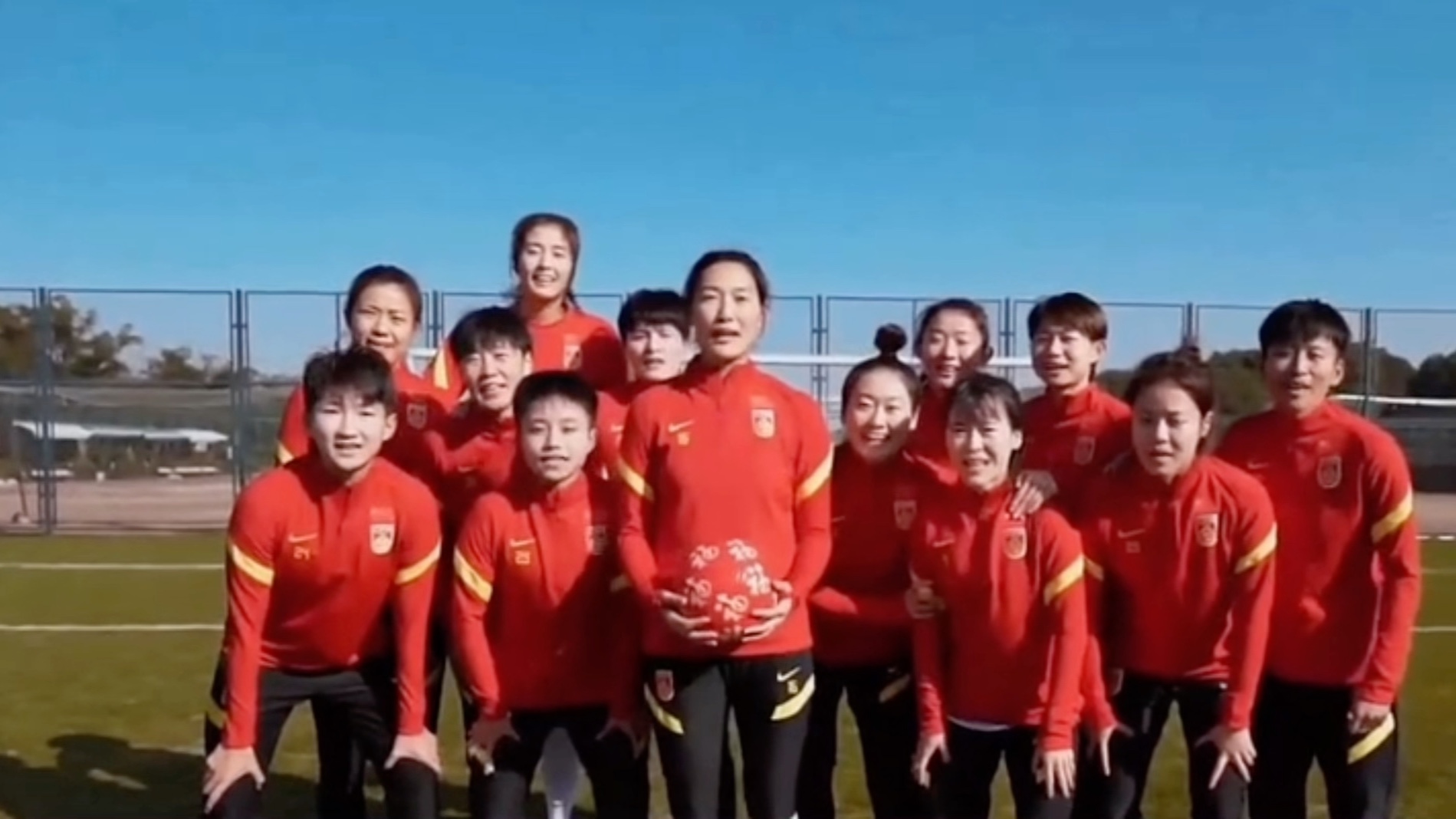 包含国家女足教练组发布备战国内外赛事计划的词条