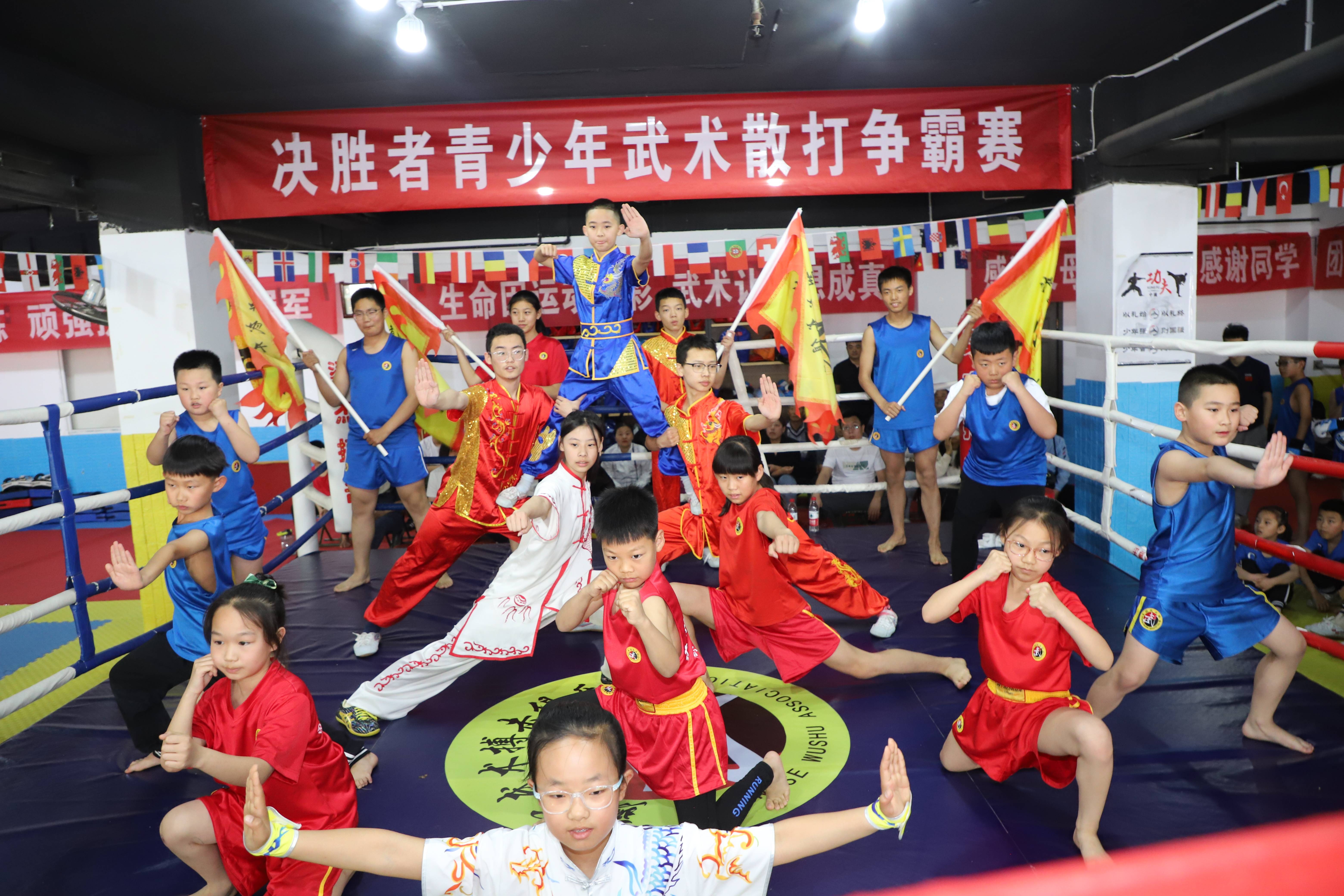 关于高潮迭起的较量：女子足球决胜擂台的信息